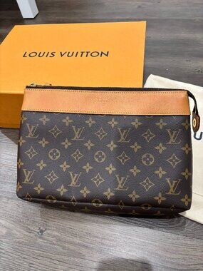 Louis Vuitton Pochette Voyage Souple